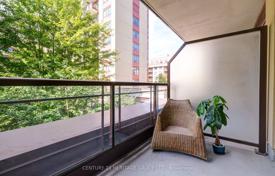 5 dormitorio piso en North York, Canadá. 719 000 €