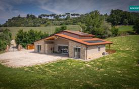 7 dormitorio finca rústica 262 m² en Todi, Italia. 630 000 €