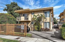 Casa de pueblo 443 m² en Miami, Estados Unidos. $1 950 000