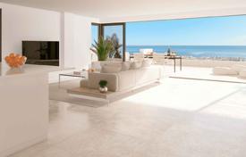 3 dormitorio piso 195 m² en Estepona, España. 847 000 €