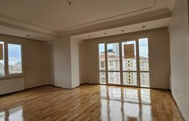 4 dormitorio piso 200 m² en Ataşehir, Turquía. $429 000