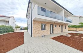 4 dormitorio casa de pueblo 120 m² en Malinska, Croacia. 485 000 €
