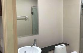 1-dormitorio apartamentos en condominio en Khlong Toei, Tailandia. $339 000