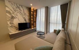 2-dormitorio apartamentos en condominio en Pathum Wan, Tailandia. $2 700  por semana