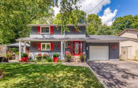 3 dormitorio casa de pueblo en Scarborough, Canadá. C$1 052 000