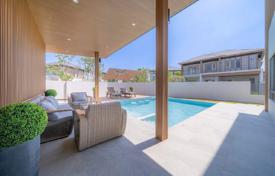 4 dormitorio villa 300 m² en Pattaya, Tailandia. $563 000