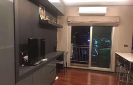 2-dormitorio apartamentos en condominio en Huai Khwang, Tailandia. $228 000