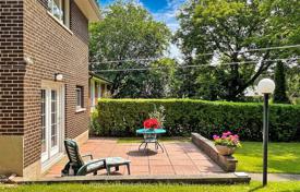 8 dormitorio casa de pueblo en Scarborough, Canadá. C$1 633 000