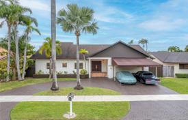 Casa de pueblo – West End, Miami, Florida,  Estados Unidos. $899 000