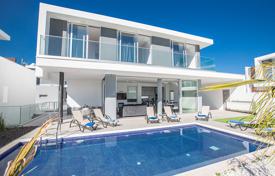 Villa – Protaras, Famagusta, Chipre. 4 700 €  por semana