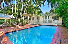 Villa – Miami, Florida, Estados Unidos. 833 000 €