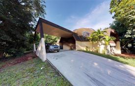 Villa – North Miami Beach, Florida, Estados Unidos. $1 700 000
