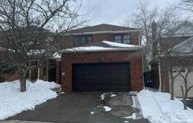 8 dormitorio casa de pueblo en Scarborough, Canadá. C$1 296 000