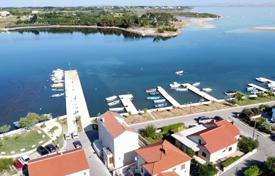 5 dormitorio casa de pueblo 167 m² en Nin, Croacia. 1 490 000 €