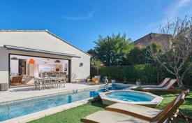 5 dormitorio villa en Saint-Tropez, Francia. 25 000 €  por semana