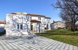 7 dormitorio casa de pueblo 290 m² en Ližnjan, Croacia. 876 000 €