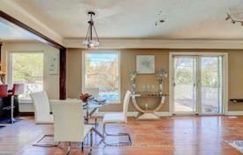 10 dormitorio casa de pueblo en Scarborough, Canadá. C$1 474 000