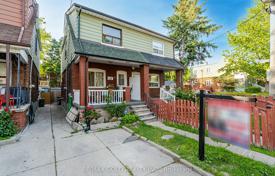 8 dormitorio adosado en Old Toronto, Canadá. C$1 103 000