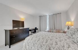2-dormitorio apartamentos en condominio 96 m² en Collins Avenue, Estados Unidos. 693 000 €
