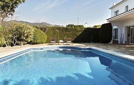 Villa – Lloret de Mar, Cataluña, España. 2 500 €  por semana