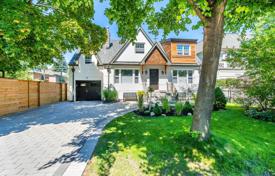 Casa de pueblo – Etobicoke, Toronto, Ontario,  Canadá. C$2 084 000