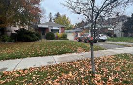 3 dormitorio casa de pueblo en North York, Canadá. C$2 381 000