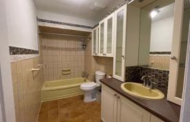 4 dormitorio adosado en North York, Canadá. C$1 378 000