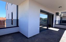 4 dormitorio piso 105 m² en Fažana, Croacia. 290 000 €