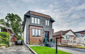 Casa de pueblo – East York, Toronto, Ontario,  Canadá. C$1 600 000