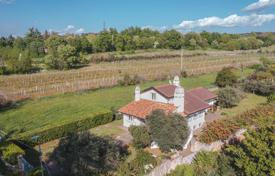 5 dormitorio villa en Trieste, Italia. 750 000 €
