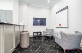 5 dormitorio piso en North York, Canadá. C$875 000
