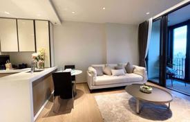 1-dormitorio apartamentos en condominio en Khlong Toei, Tailandia. $530 000