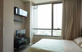 1-dormitorio apartamentos en condominio en Khlong Toei, Tailandia. $170 000