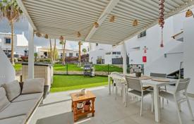 2 dormitorio adosado 66 m² en Golf del Sur, España. 335 000 €