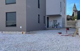 3 dormitorio piso 131 m² en Poreč, Croacia. 438 000 €