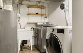 6 dormitorio adosado en North York, Canadá. C$1 204 000