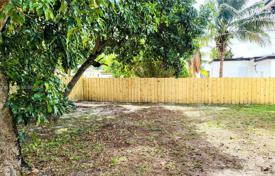 3 dormitorio casa de pueblo 150 m² en Miami, Estados Unidos. $590 000