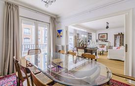4 dormitorio piso 248 m² en Barcelona, España. 1 040 000 €