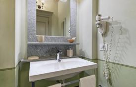 9 dormitorio piso en Asti, Italia. 1 700 000 €