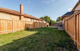 11 dormitorio casa de pueblo en North York, Canadá. C$2 261 000