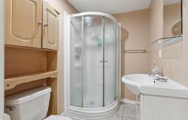 9 dormitorio casa de pueblo en Scarborough, Canadá. C$1 539 000