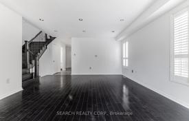 9 dormitorio casa de pueblo en North York, Canadá. C$1 589 000
