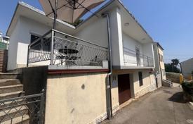 8 dormitorio casa de pueblo 185 m² en Crikvenica, Croacia. 370 000 €