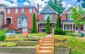 Casa de pueblo – Hillsdale Avenue East, Toronto, Ontario,  Canadá. C$2 169 000