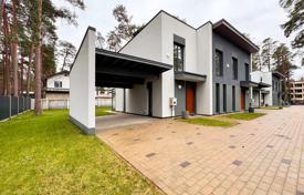 5 dormitorio adosado 663 m² en Jurmala, Letonia. 630 000 €
