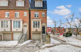 Casa de pueblo – Gerrard Street East, Toronto, Ontario,  Canadá. C$1 015 000