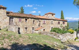 50 dormitorio castillo 2200 m² en Talla, Italia. 950 000 €