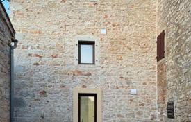 3 dormitorio casa de pueblo 180 m² en Poreč, Croacia. 402 000 €