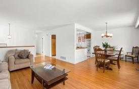 7 dormitorio casa de pueblo en Scarborough, Canadá. C$1 222 000