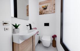 3 dormitorio villa 130 m² en Pilar de la Horadada, España. 584 000 €